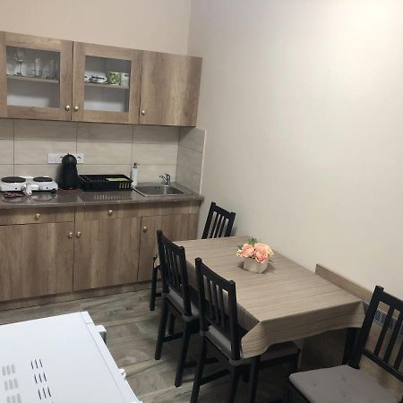 Bettina Vendeghaz Apartment Kiskoros Luaran gambar