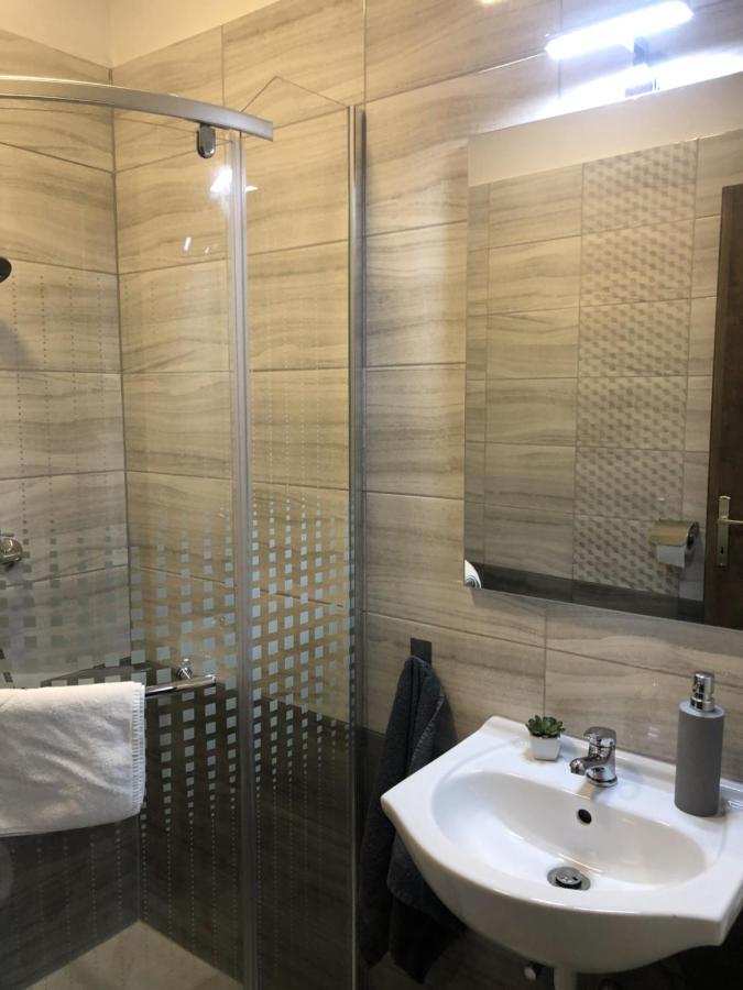 Bettina Vendeghaz Apartment Kiskoros Luaran gambar